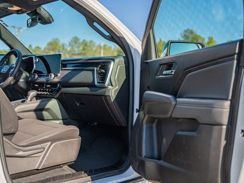 Used 2024 GMC Canyon Elevation w/ Convenience Package image 12