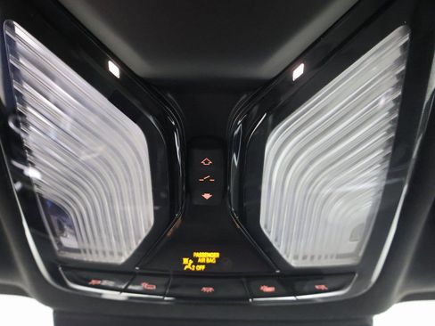 Used 2026 BMW X7 xDrive40i w/ M Sport Package image 8