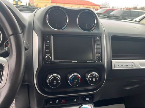 Used 2014 Jeep Compass Latitude w/ Sun/Sound Group AWD/4WD image 11