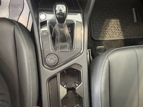 Used 2024 Volkswagen Tiguan SE R-Line AWD/4WD image 20
