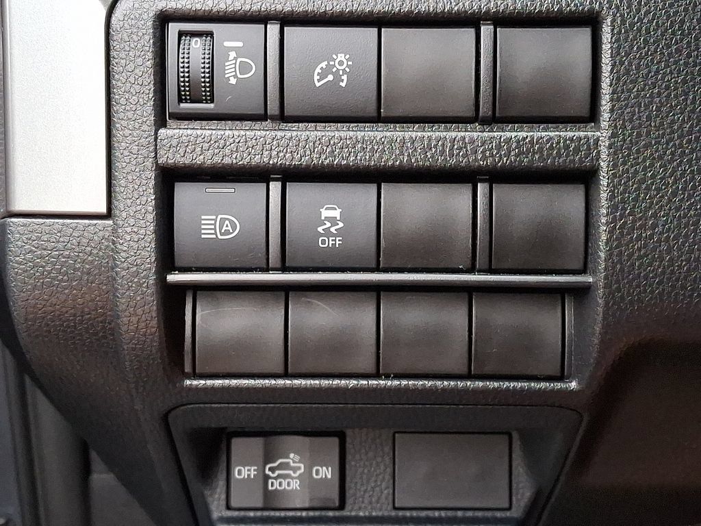 Certified 2025 Toyota Tacoma TRD Sport AWD/4WD image 25