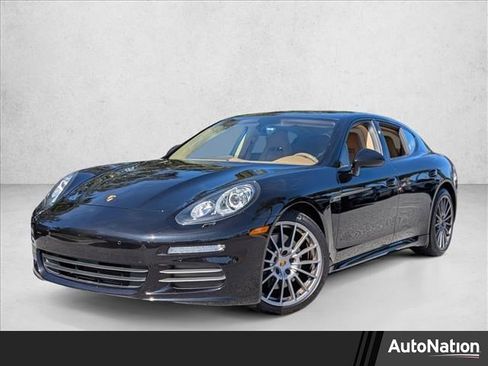 Used 2015 Porsche Panamera 4 image 1
