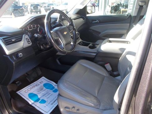 Used 2018 Chevrolet Suburban LT image 19