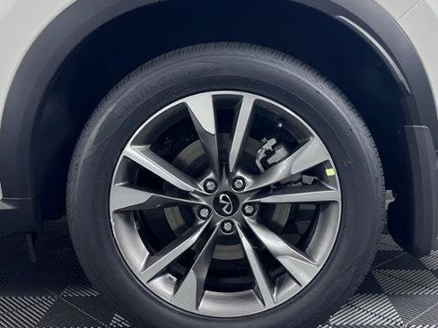 Certified 2025 INFINITI QX60 Luxe image 11
