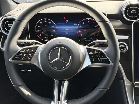 Used 2026 Mercedes-Benz GLC 300 4MATIC image 13