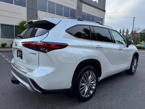 Used 2023 Toyota Highlander Platinum AWD/4WD image 11