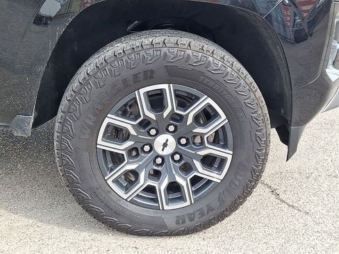 Used 2024 Chevrolet Colorado Z71 w/ Z71 Convenience Package 2 image 12