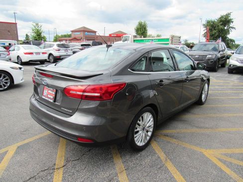Used 2017 Ford Focus Titanium FWD image 6