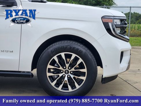 Certified 2025 Ford Expedition Max Platinum AWD/4WD image 5