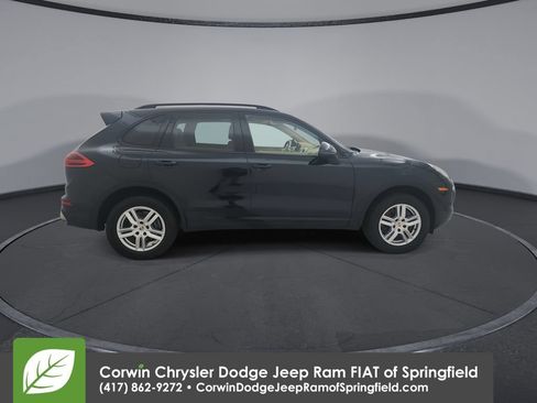 Used 2016 Porsche Cayenne AWD/4WD image 9