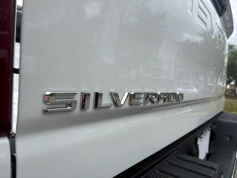Used 2025 Chevrolet Silverado 2500 LT w/ Convenience Package AWD/4WD image 10