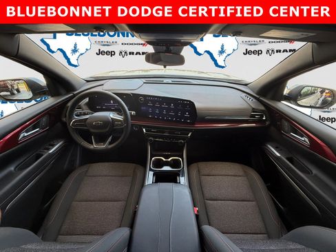 Used 2024 Chevrolet Traverse Z71 AWD/4WD image 12