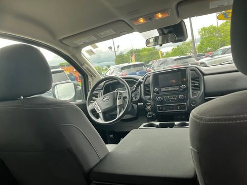 Used 2023 Nissan Titan SV image 26