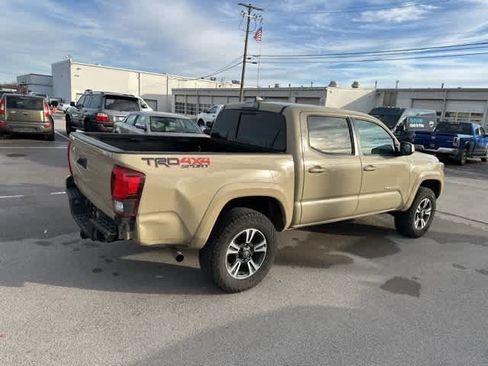 Used 2019 Toyota Tacoma TRD Sport image 20