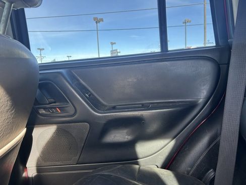 Used 2004 Jeep Grand Cherokee Laredo w/ Tan Your Hide Group image 27