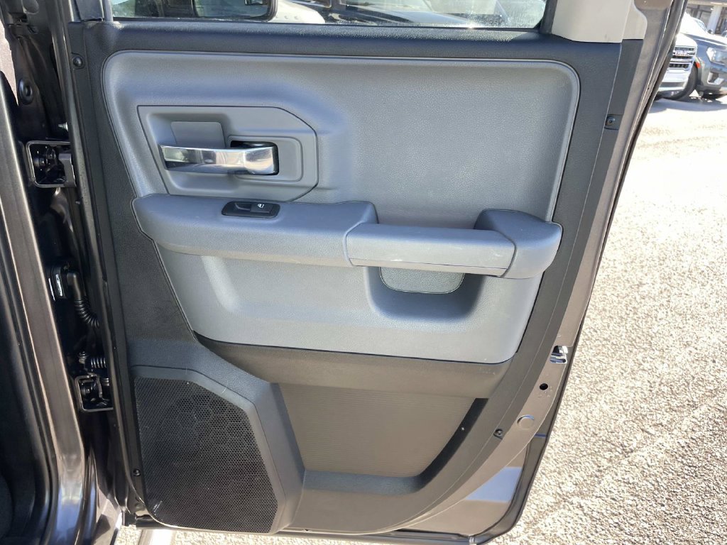 Used 2016 RAM 1500 Classic SLT AWD/4WD image 24