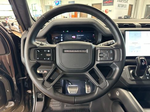 Used 2025 Land Rover Defender 110 X image 16