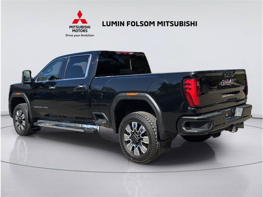 Used 2024 GMC Sierra 2500 Denali w/ Technology Package AWD/4WD image 3