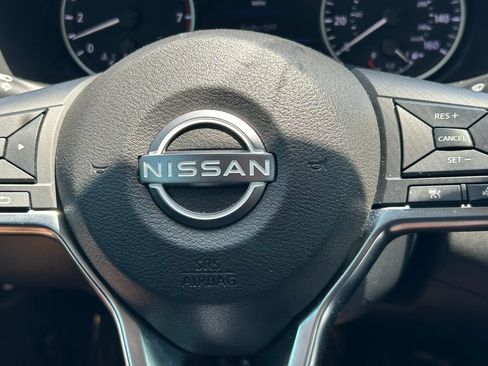 Used 2024 Nissan Sentra SR FWD image 32