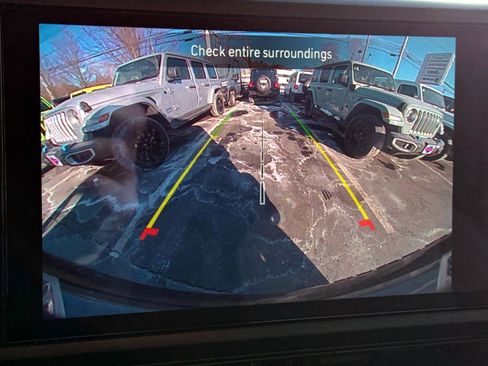 Used 2024 Jeep Wrangler Unlimited w/ Convenience Group image 18