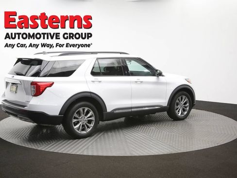 Used 2022 Ford Explorer XLT w/ Equipment Group 202A AWD/4WD image 45