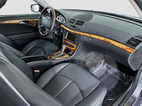 Used 2008 Mercedes-Benz E 350 4MATIC Sedan image 28
