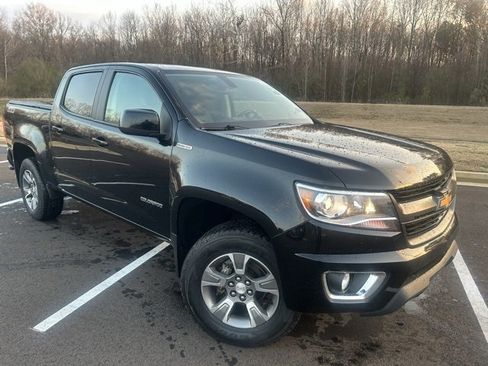 Used 2019 Chevrolet Colorado Z71 image 2
