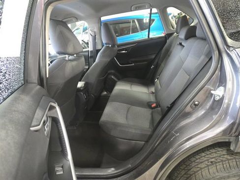 Used 2025 Toyota RAV4 XLE AWD/4WD image 18