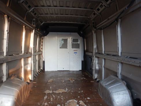 Used 2014 RAM ProMaster 2500 w/ Interior Convenience Group image 25