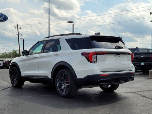 Used 2025 Ford Explorer ST-Line w/ Premium Package AWD/4WD image 6