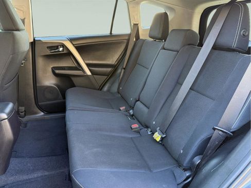 Used 2016 Toyota RAV4 XLE image 21