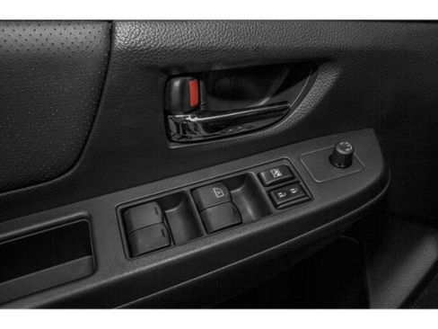 Used 2015 Subaru Crosstrek 2.0i Premium image 22