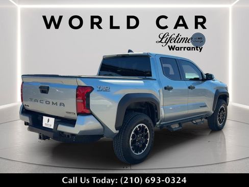 Used 2025 Toyota Tacoma TRD Off-Road AWD/4WD image 3