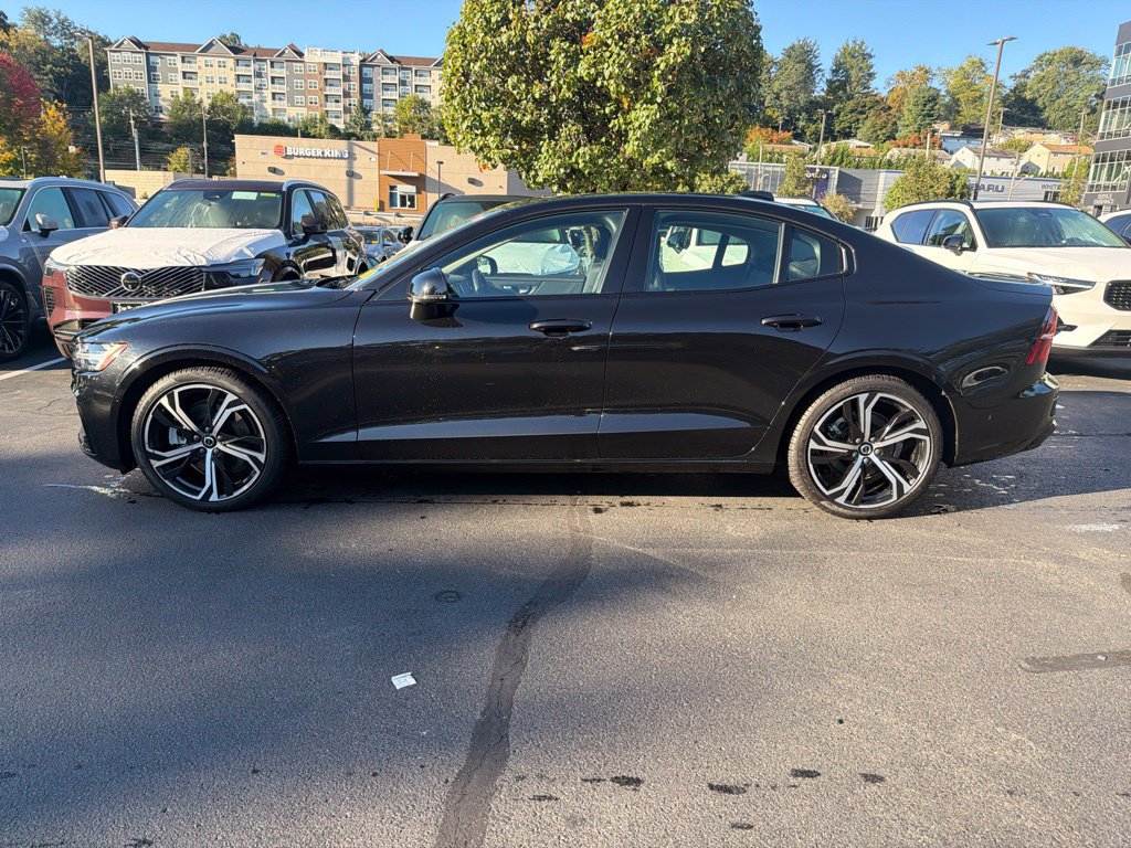 Used 2024 Volvo S60 B5 Plus w/ Climate Package AWD/4WD image 3