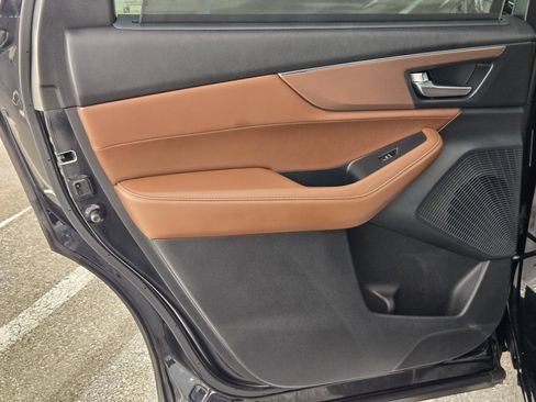 Used 2024 Acura MDX SH-AWD w/ Technology Package image 16