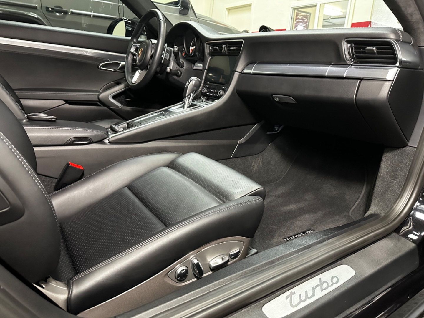 Used 2017 Porsche 911 Turbo Coupe AWD/4WD image 15