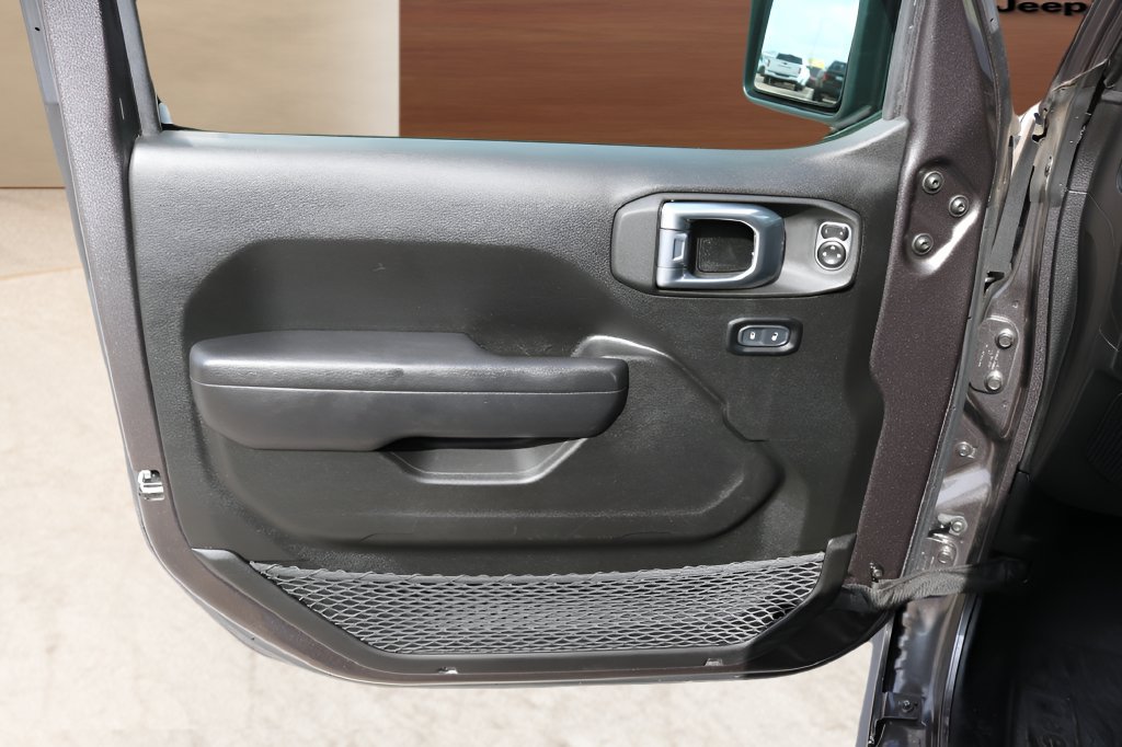 Used 2024 Jeep Wrangler Unlimited Sport AWD/4WD image 9