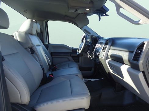 Used 2020 Ford F250 XL w/ Power Equipment Group image 26