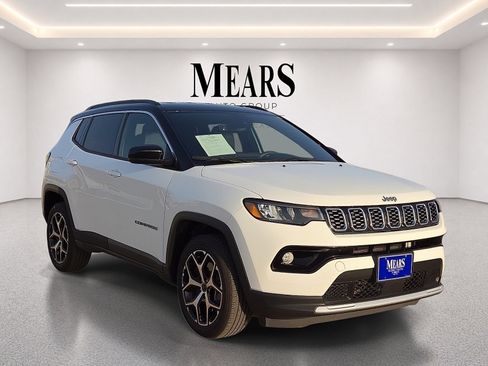 Used 2025 Jeep Compass Limited AWD/4WD image 7