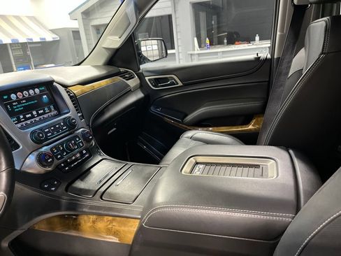 Used 2017 GMC Yukon Denali w/ Open Road Package AWD/4WD image 19