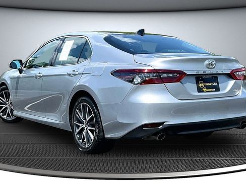 Used 2023 Toyota Camry XLE FWD image 4