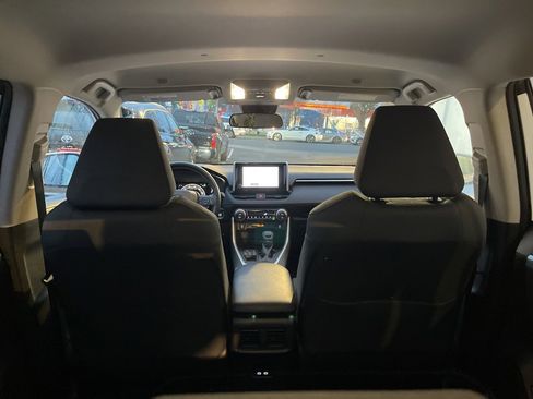 Used 2025 Toyota RAV4 XLE image 10