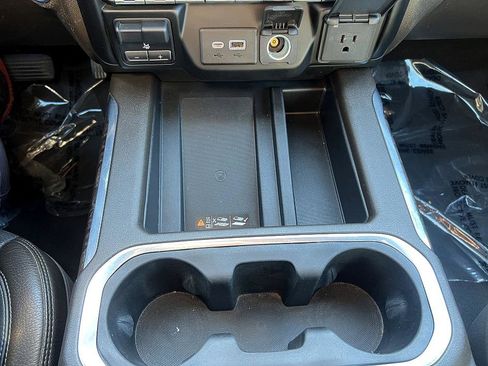 Used 2022 GMC Sierra 1500 Denali w/ Denali Premium Package image 14