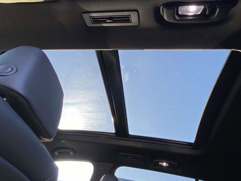 Used 2023 Cadillac XT6 Luxury image 12