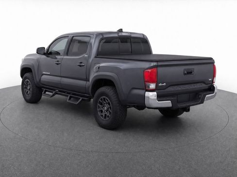 Used 2017 Toyota Tacoma SR5 w/ Tow Package AWD/4WD image 3