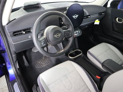 Certified 2025 MINI Cooper S image 9