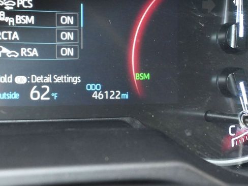 Used 2024 Toyota RAV4 XLE image 31