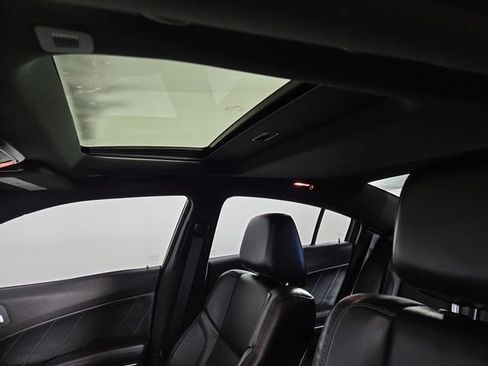 Used 2017 Dodge Charger SXT w/ AWD Plus Group image 33