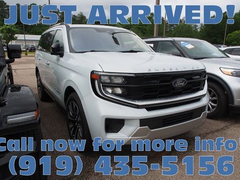 Certified 2025 Ford Expedition Platinum w/ Driver's Package AWD/4WD image 1