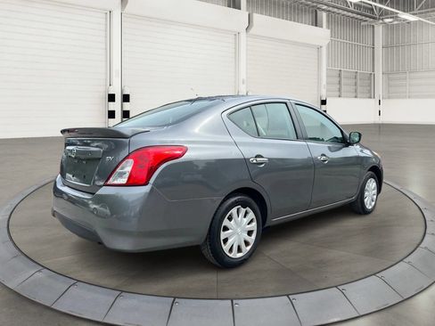 Used 2019 Nissan Versa SV FWD image 3